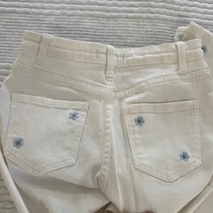 Women's Beige Jeans with Embroidered Details thumbnail 4