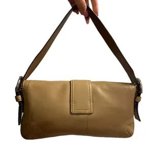 Vintage COACH Y2k Soho Saddle Tan Flap Shoulder Bag thumbnail 4