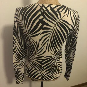 Old Navy Women’s Tropical Cardigan, Size S/P thumbnail 5
