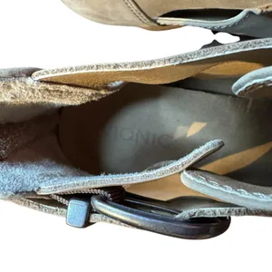 Vionic Booties Womens‎ Size 11 Taupe Suede Leather Block Heel Cut Out Buckle Zip thumbnail 4