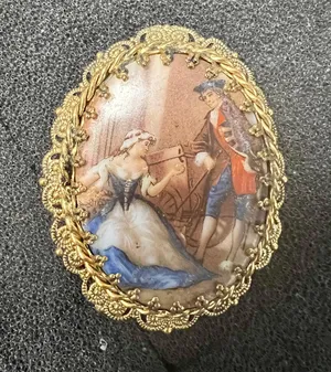 Vintage Gold Tone Lovers Hand Painted Ceramic Victorian Oval Brooch Pin thumbnail 1
