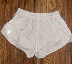Lululemon White Hotty Hot 2.5" Shorts Low-Rise thumbnail 3