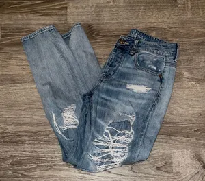 American Eagle High Rise Distressed Tom girl Jeans Size 4 thumbnail 1