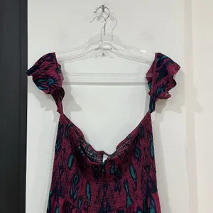 Xhilaration Smocked Off The Shoulder Maxi Dress Size XL Hi Lo Pattern thumbnail 2