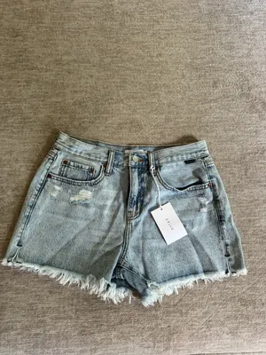 These Three Boutique Shorts - M thumbnail 3
