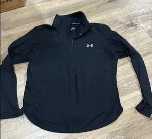 Under Armour Black Long Sleeve Pullover - Large thumbnail 1
