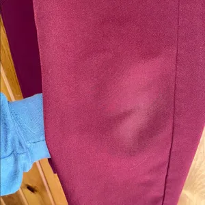 FIGS Set Stylish burgundy scrub with top and jogger pants nurse scrubs thumbnail 11