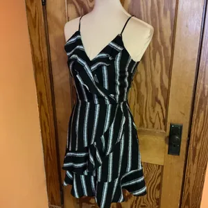 Lydelle Small Black White Striped Ruffle Crossover Mini Dress thumbnail 10