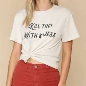 Blank Paige Kill them With Kindness L ivory graphic basic tee thumbnail 1