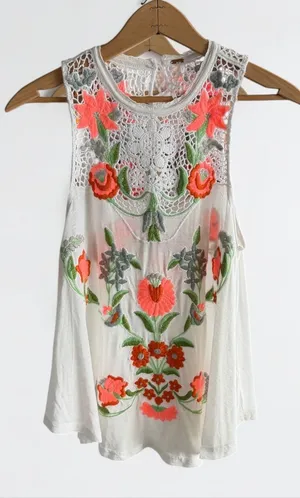 Free People Embroidered Crochet Lace Floral Tank Top Ivory Coral XS Boho Festiv. thumbnail 1