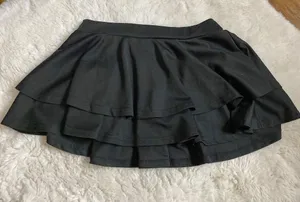 black skirt Size M thumbnail 1