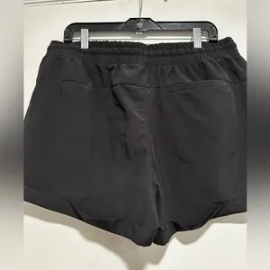 90 Degrees by Reflex Black Running Shorts Women's Size XL. Folded Hem. Pockets. thumbnail 2