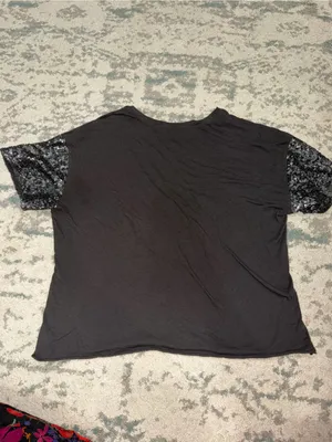 American Eagle Outfitters Black Sequin Sleeve Cropped Tee thumbnail 2