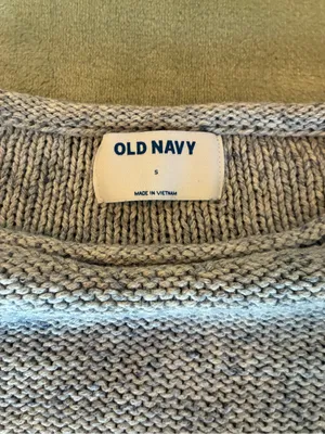 Women’s Old Navy Size Small Heather Gray Knit Crewneck Sweater thumbnail 2