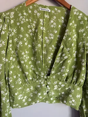 REFORMATION Averie top in color scallion thumbnail 4