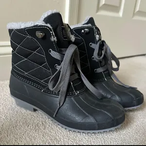 Khombu Duck Boots thumbnail 1