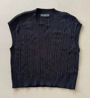 Apparalel cable knit sweater vest thumbnail 1