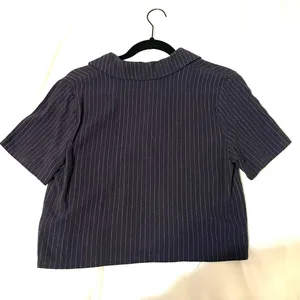 NWOT Cropped Blazer Shirt (S) thumbnail 2