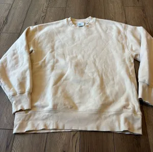 Aritzia TNA crewneck  thumbnail 1