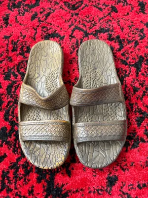 Tan comfy slides from Hawaii Brown Size 9 thumbnail 2
