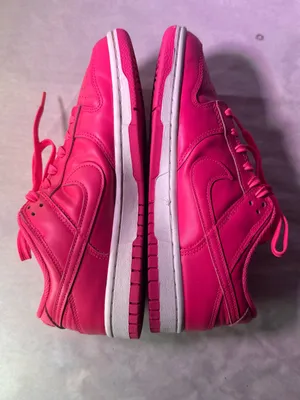Nike Women's Hot Pink Low-Top Leather Sneaker thumbnail 9