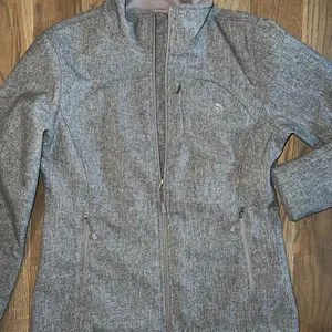 The North Face Women's Apex Bionic Soft Shell Full Zip Jacket Size M Grey thumbnail 2