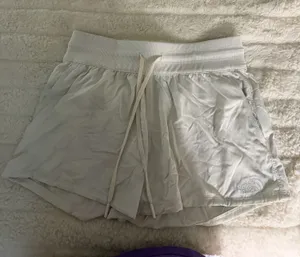 North face shorts thumbnail 1