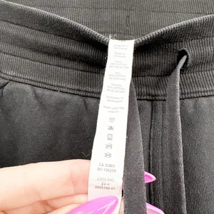 Lululemon Women Black ASU Figure Skating Team Scuba Fleece Jogger Pants Size 6 thumbnail 5