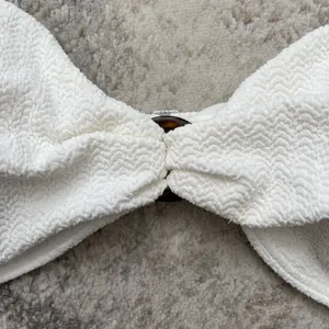 Abercrombie White Texture Cinched O Ring Swim Bandeau Bikini Top NEW thumbnail 3