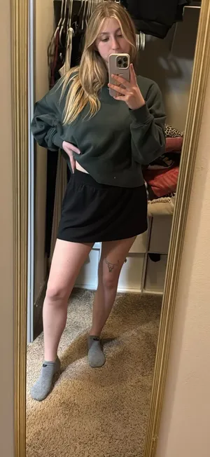Black athletic skirt thumbnail 1