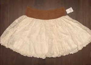 NEW Women’s Large Lace Skater Skirt thumbnail 3