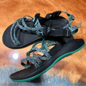 Chacos ZX2 Water River Sandals Black Green Print Size 4 youth thumbnail 1