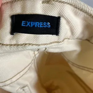 Express‎ Womens Jeans Size 10R Beige Distressed Denim High Rise Mom Jeans thumbnail 7