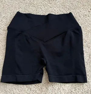 Amazon Seamless Gym Shorts thumbnail 2