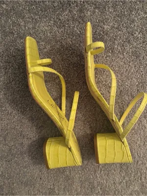 Calvin Klein Women’s Lemon Yellow Strappy Dress Sandals Size 10M thumbnail 2