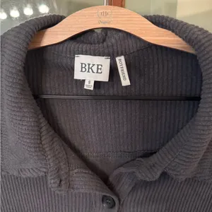 BKE Buckle Charcoal Grey Ribbed Boyfriend Layering Button-Up Shirt Jacket Small thumbnail 2