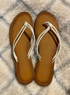 Beachy Flip Flops White Size 10 thumbnail 1