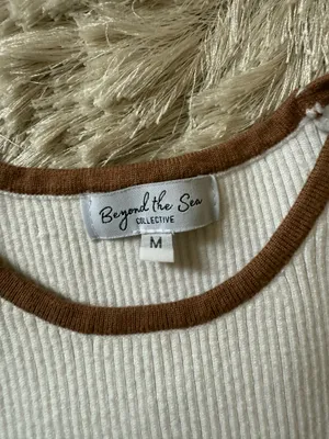 Beyond the Sea White Crop top Size M thumbnail 2