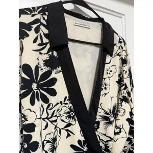 Abercrombie & Fitch Womens Black Cream Floral Wrap Mini Dress Long‎ Sleeve thumbnail 9
