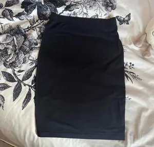 black stretchy midi pencil skirt thumbnail 2