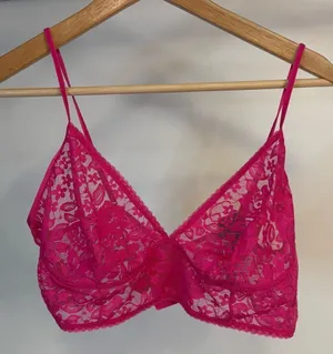 NWT INC International Concepts Fuchsia Lace Bralette thumbnail 1