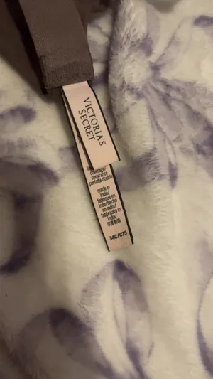Victoria's Secret Bra thumbnail 2