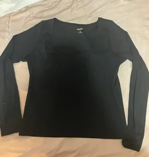 Black Long Sleeve thumbnail 3