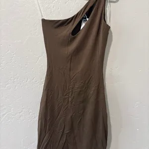 Windsor Brown One Shoulder Dress thumbnail 2