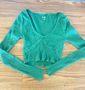 green long sleeve top  thumbnail 1