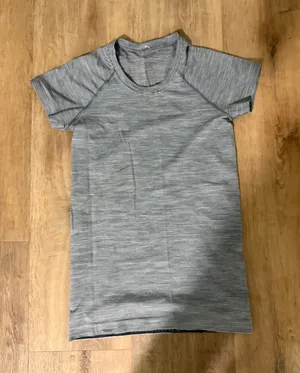 Lululemon Swiftly Short Sleeve Shirt Size 6 thumbnail 1