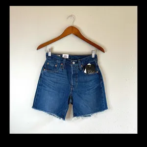 Levi's 501 Mid Thigh High Rise Raw Hem Shorts/Sz:28/NWT thumbnail 4