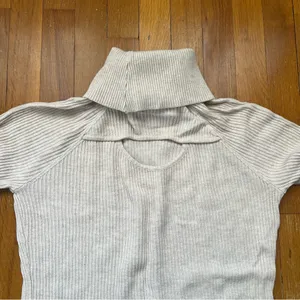 Abercrombie and Fitch sweater size M thumbnail 4