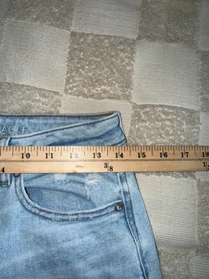 American‎ Eagle Highest Rise Mom Light Blue Distressed Jeans size 6 Long thumbnail 3