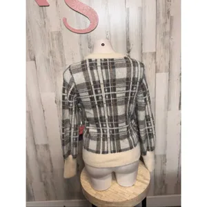 Evereve Plaid Fuzzy Knit Sweater XS Gray Cream Soft Warm Cozy thumbnail 4